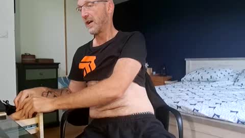 My name is David and if you like public exhibitions you wont be disappointed with me LoL - My favorite vibes is 44  online show from June 8, 6:47 am
