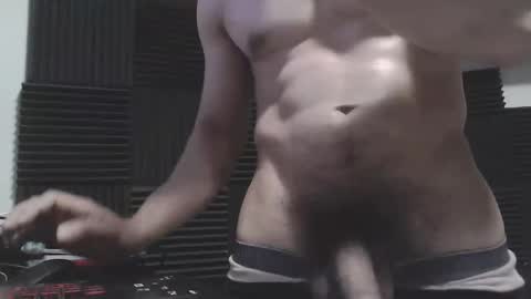 Snapshot of bi_latin69 chatting on February 7, 11:41 pm MeXXXicanDick online show from February 7, 11:41 pm