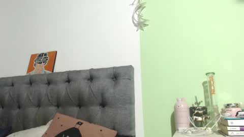 Snapshot of biabia_1 chatting on December 23, 11:17 pm BiaBia online show from December 23, 11:17 pm