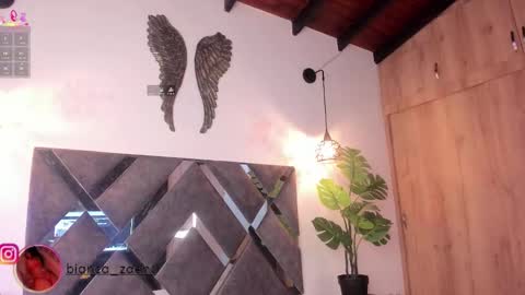  B I A N C A  online show from February 14, 12:13 pm