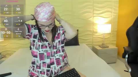 Snapshot of biancaroyalle chatting on April 19, 1:54 pm Bianca Royalle online show from April 19, 1:54 pm