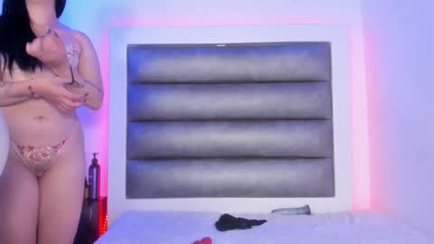 Snapshot of bibiana_js_ chatting on March 3, 4:07 am bibiana_js_ online show from March 3, 4:07 am