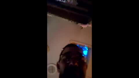 Snapshot of big604262 chatting on May 16, 8:18 pm big604262 online show from May 16, 8:18 pm