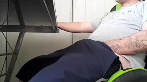 Snapshot of big_balls_big_load chatting on December 22, 6:28 am big_balls_big_load online show from December 22, 6:28 am