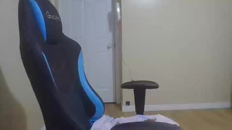 Snapshot of big_boob132 chatting on October 19, 2:23 am big_boob132 online show from October 19, 2:23 am