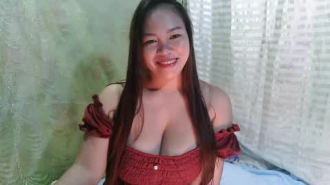 Snapshot of big_buttasian chatting on January 9, 1:29 am Grace - online show from January 9, 1:29 am