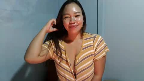 Snapshot of big_buttasian chatting on January 16, 3:45 am Grace - online show from January 16, 3:45 am