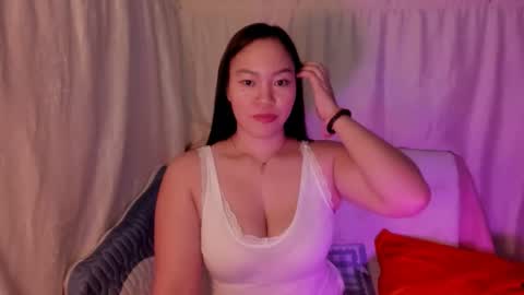 Snapshot of big_buttasian chatting on October 11, 3:17 am Grace - online show from October 11, 3:17 am