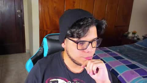 Logan Sprouse online show from November 14, 12:42 am