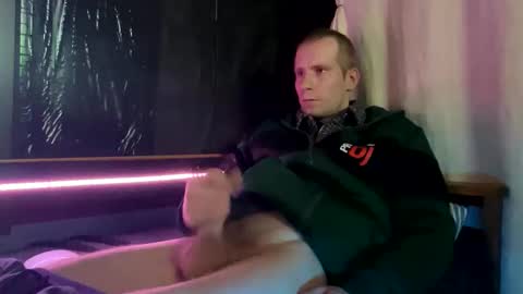 big_hairy_cock_is_horny online show from November 16, 8:58 pm