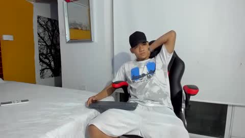 big_jhoonss_ online show from October 9, 2:53 am