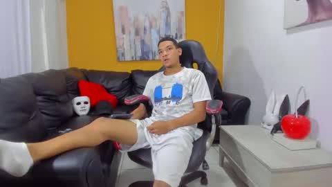 big_jhoonss_ online show from October 15, 3:06 am
