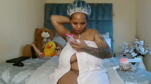 big_melons2001 online show from October 14, 12:50 pm