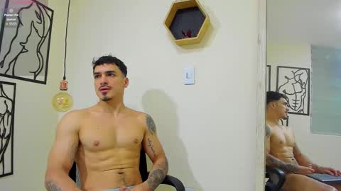 big_valentinhunk7 online show from February 19, 9:11 pm