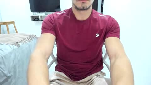 Snapshot of big_white_dick7 chatting on December 1, 1:10 am temporarily free online show from December 1, 1:10 am