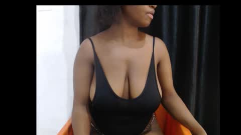 Snapshot of bigassdrip chatting on February 20, 7:03 pm bigassdrip online show from February 20, 7:03 pm