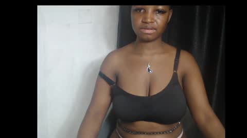 Snapshot of bigassdrip chatting on February 26, 7:24 pm bigassdrip online show from February 26, 7:24 pm