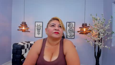 BigAssMaturee online show from November 29, 11:57 am