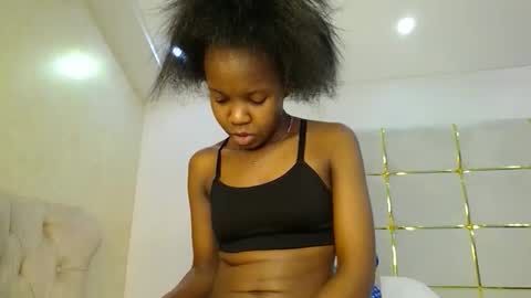 Snapshot of bigbaby004 chatting on October 18, 7:36 pm bigbaby004 online show from October 18, 7:36 pm