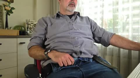 bigbibear88 online show from April 9, 8:20 am