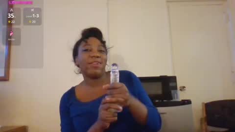 Snapshot of bigboobs_bouncin chatting on December 3, 5:12 pm Ashley online show from December 3, 5:12 pm