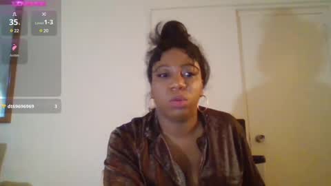 Snapshot of bigboobs_bouncin chatting on December 7, 8:38 pm Ashley online show from December 7, 8:38 pm