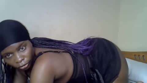 Vee online show from November 1, 8:55 pm