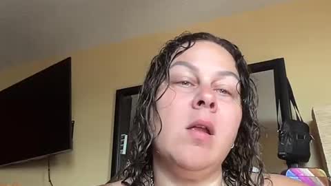 Snapshot of bigbreastsabrina chatting on June 16, 1:47 pm BIG BREAST SABRINA online show from June 16, 1:47 pm