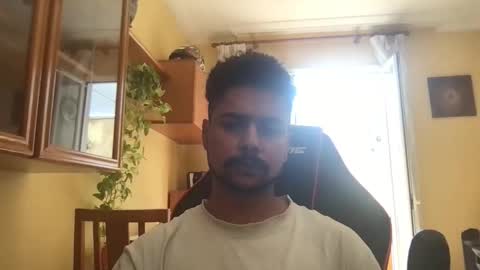 Snapshot of bigbrown_boy chatting on September 22, 9:33 am bigbrown_boy online show from September 22, 9:33 am