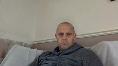 Snapshot of bigbumlover2377 chatting on December 12, 11:07 am bigbumlover2377 online show from December 12, 11:07 am