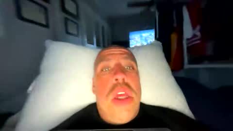 Snapshot of bigburrito714 chatting on March 2, 4:47 am bigburrito714 online show from March 2, 4:47 am