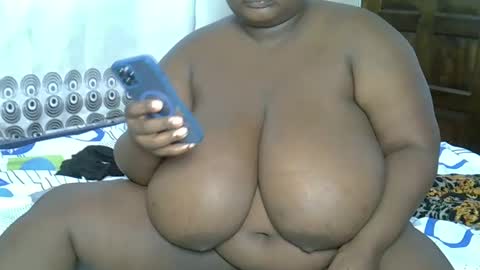 Snapshot of bigchocotities chatting on January 2, 5:57 am bigchocotities online show from January 2, 5:57 am