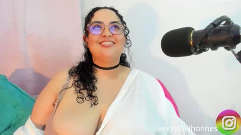 Snapshot of bigcloe chatting on September 12, 6:02 am Cloe online show from September 12, 6:02 am