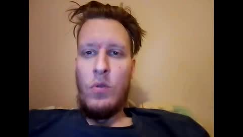 Snapshot of bigcock4009 chatting on February 1, 9:32 am bigcock4009 online show from February 1, 9:32 am