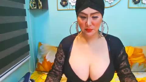 Snapshot of bigcocknloadstits chatting on February 9, 1:31 am Flirty Sofia online show from February 9, 1:31 am