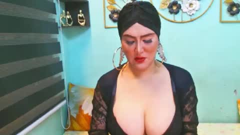 Snapshot of bigcocknloadstits chatting on April 11, 5:50 pm Flirty Sofia online show from April 11, 5:50 pm