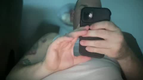 Snapshot of bigcocksuckingslut chatting on December 8, 6:17 pm bigcocksuckingslut online show from December 8, 6:17 pm