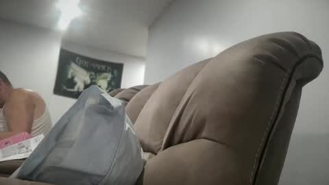 Snapshot of bigcocksuckingslut chatting on December 18, 2:32 am bigcocksuckingslut online show from December 18, 2:32 am