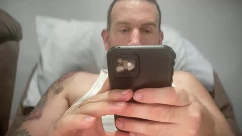 Snapshot of bigcocksuckingslut chatting on December 31, 1:47 am bigcocksuckingslut online show from December 31, 1:47 am