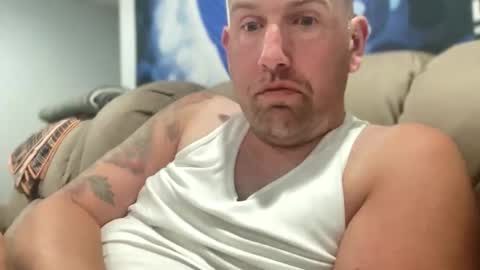 Snapshot of bigcocksuckingslut chatting on September 9, 12:43 am bigcocksuckingslut online show from September 9, 12:43 am