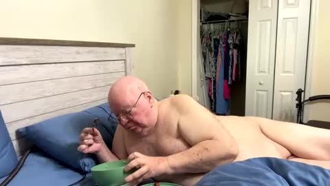 Snapshot of bigcraig123 chatting on October 2, 10:33 am Craig online show from October 2, 10:33 am