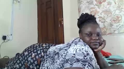 Snapshot of bigdarkass chatting on June 8, 7:09 am VIOLET online show from June 8, 7:09 am