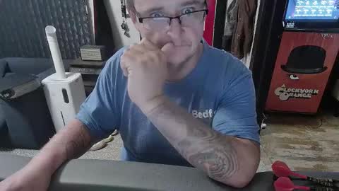 Snapshot of bigdbrillion chatting on October 29, 11:17 pm Darryl online show from October 29, 11:17 pm