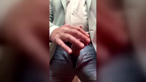 Snapshot of bigdick3981 chatting on April 27, 12:14 pm bigdick3981 online show from April 27, 12:14 pm
