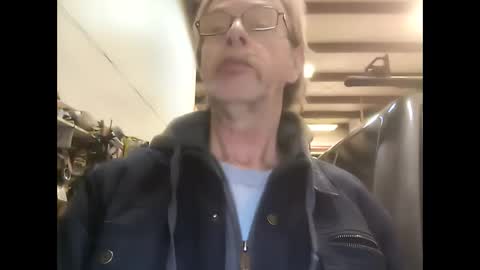 Snapshot of bigelectricrod chatting on February 27, 12:23 pm bigelectricrod online show from February 27, 12:23 pm