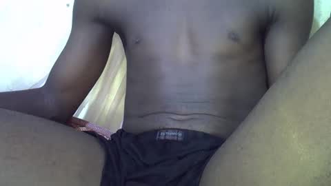 Snapshot of bigfeet9999 chatting on December 14, 12:44 am Ask in pvt online show from December 14, 12:44 am