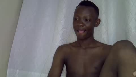 Snapshot of bigfeet9999 chatting on December 23, 10:44 pm Ask in pvt online show from December 23, 10:44 pm