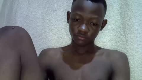 Snapshot of bigfeet9999 chatting on December 28, 10:25 am Ask in pvt online show from December 28, 10:25 am