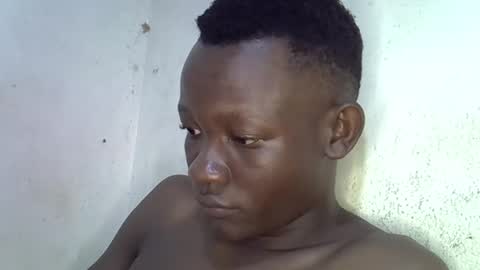 Snapshot of bigfeet9999 chatting on February 25, 11:19 am Ask in pvt online show from February 25, 11:19 am