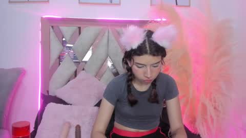 Snapshot of bigfinger125 chatting on March 6, 1:27 am Lucy and Fred online show from March 6, 1:27 am